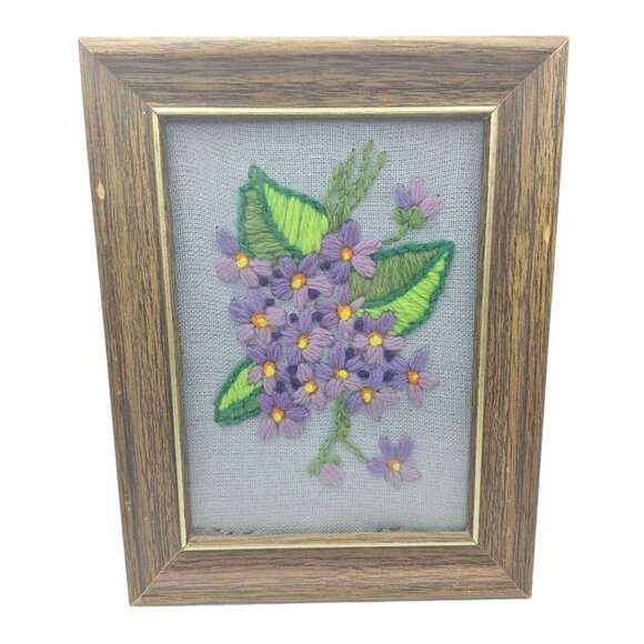 Plant Needlepoint Artwork Vintage Macrame Purple Green 9 x 7 Framed Fabric - Picture 1 of 8
